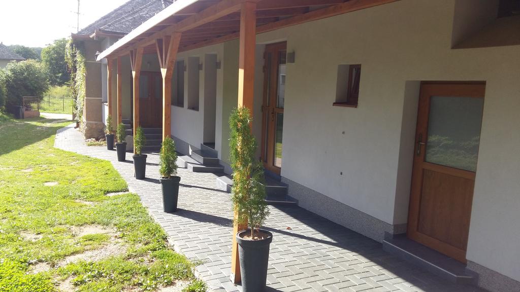 Apartments Sarika Dlha Ves Luaran gambar